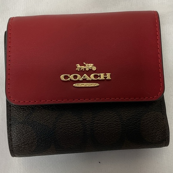 Coach Outlet Small Trifold Wallet In - Picture 1 of 5